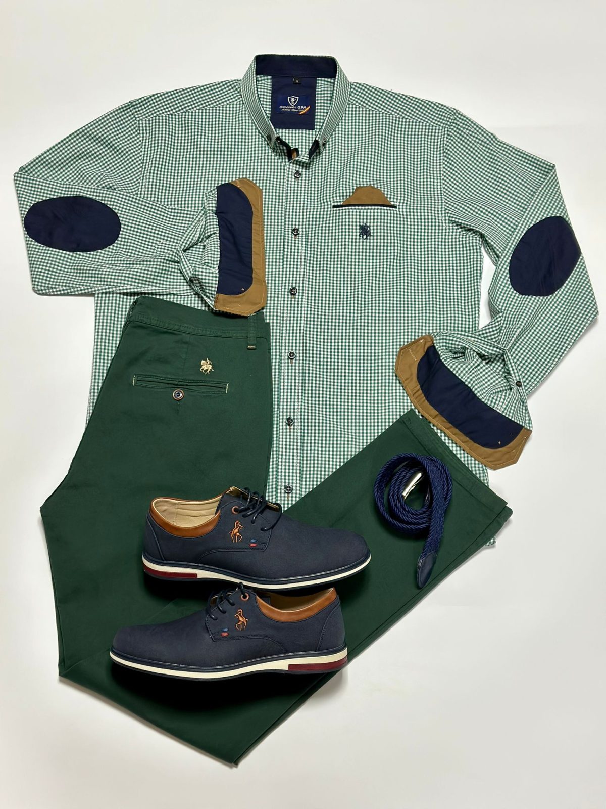 Camisa Vichy Verde con pantalón chino verde - zapato marino