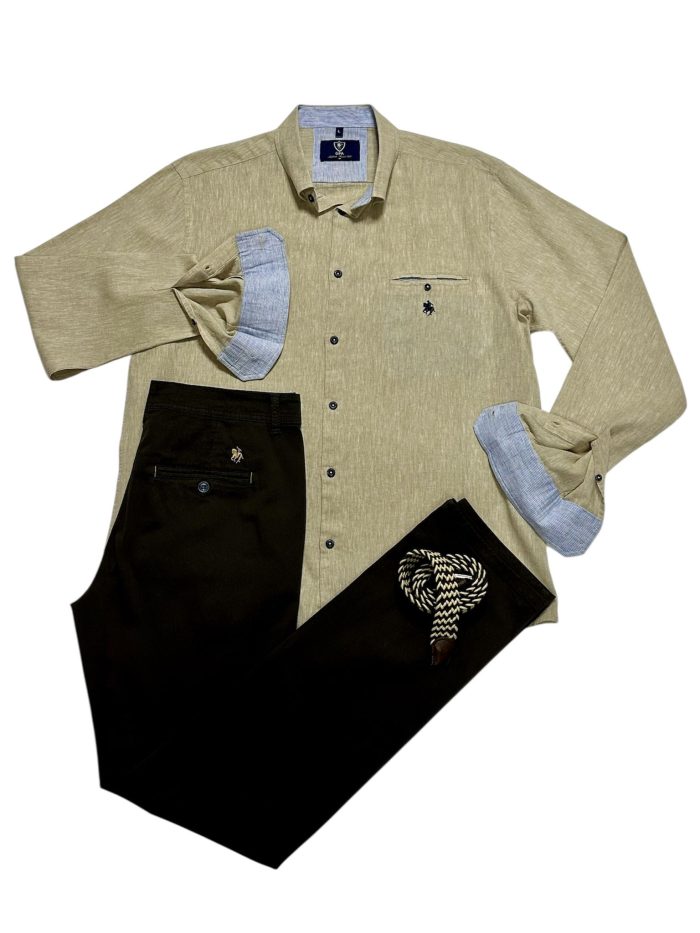 Camisa lino arena pantalón marrón