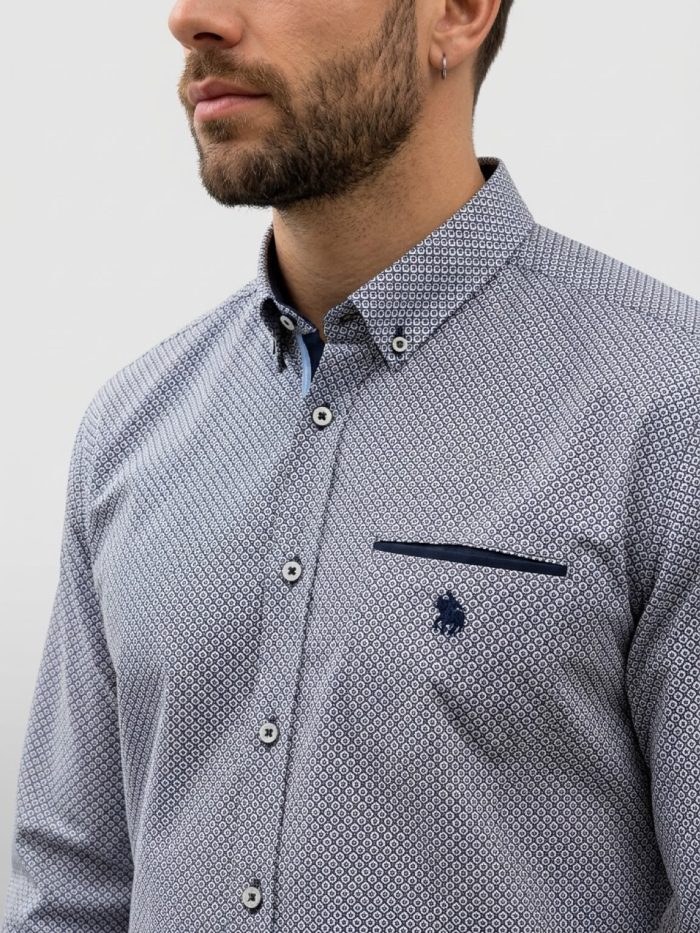 Camisa modelo Ávila
